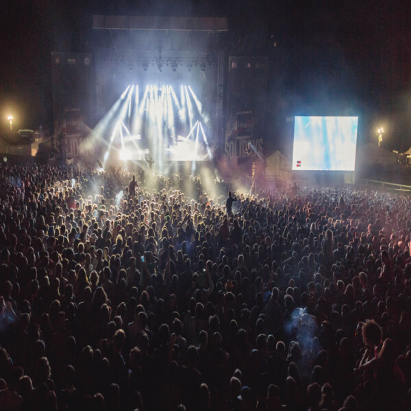 Solidays2017_19-grand angle public Vitalic Bagatelle_DR_ThomasBLPhoto